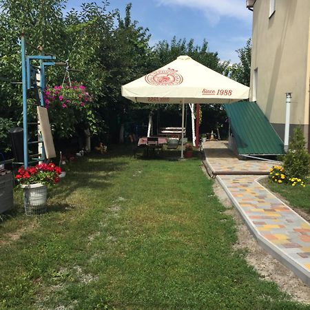 Гостевой Дом «Anika» Ivankov  Exterior foto
